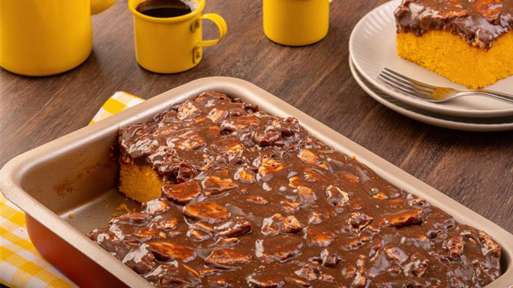 Bolo de Cenoura com Cobertura de Palha Italiana